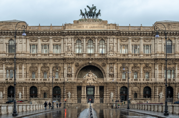 Corte Cass. è legittimo il licenziamento a seguito di assenza giustificata tardivamente? 